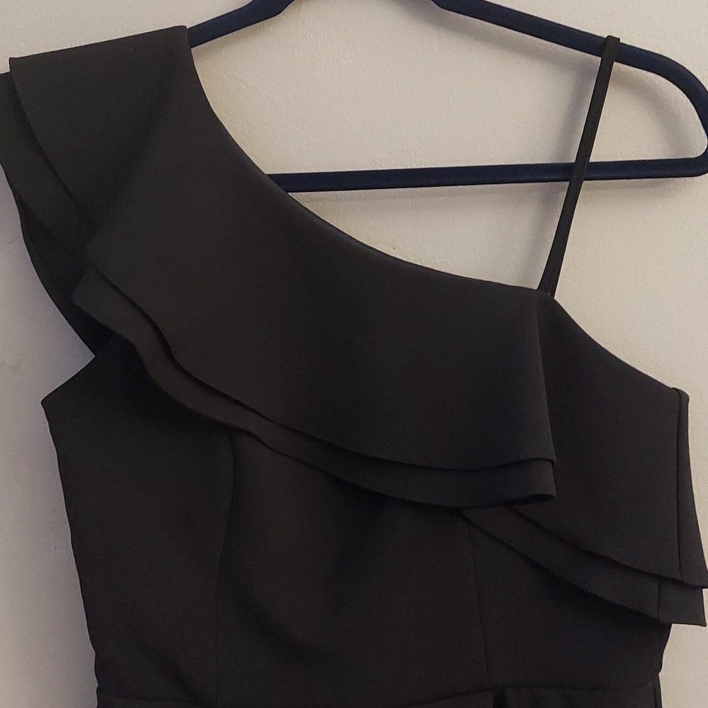 TOPSHOP 6 Black One Shoulder Ruffled Romper - Picture 5 of 15